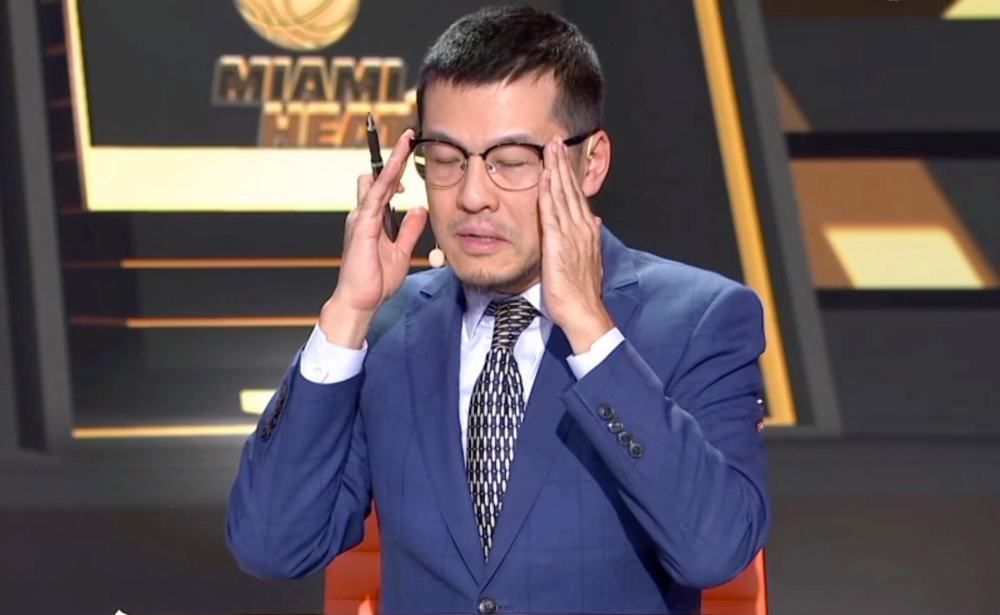 卫生间的呻吟声